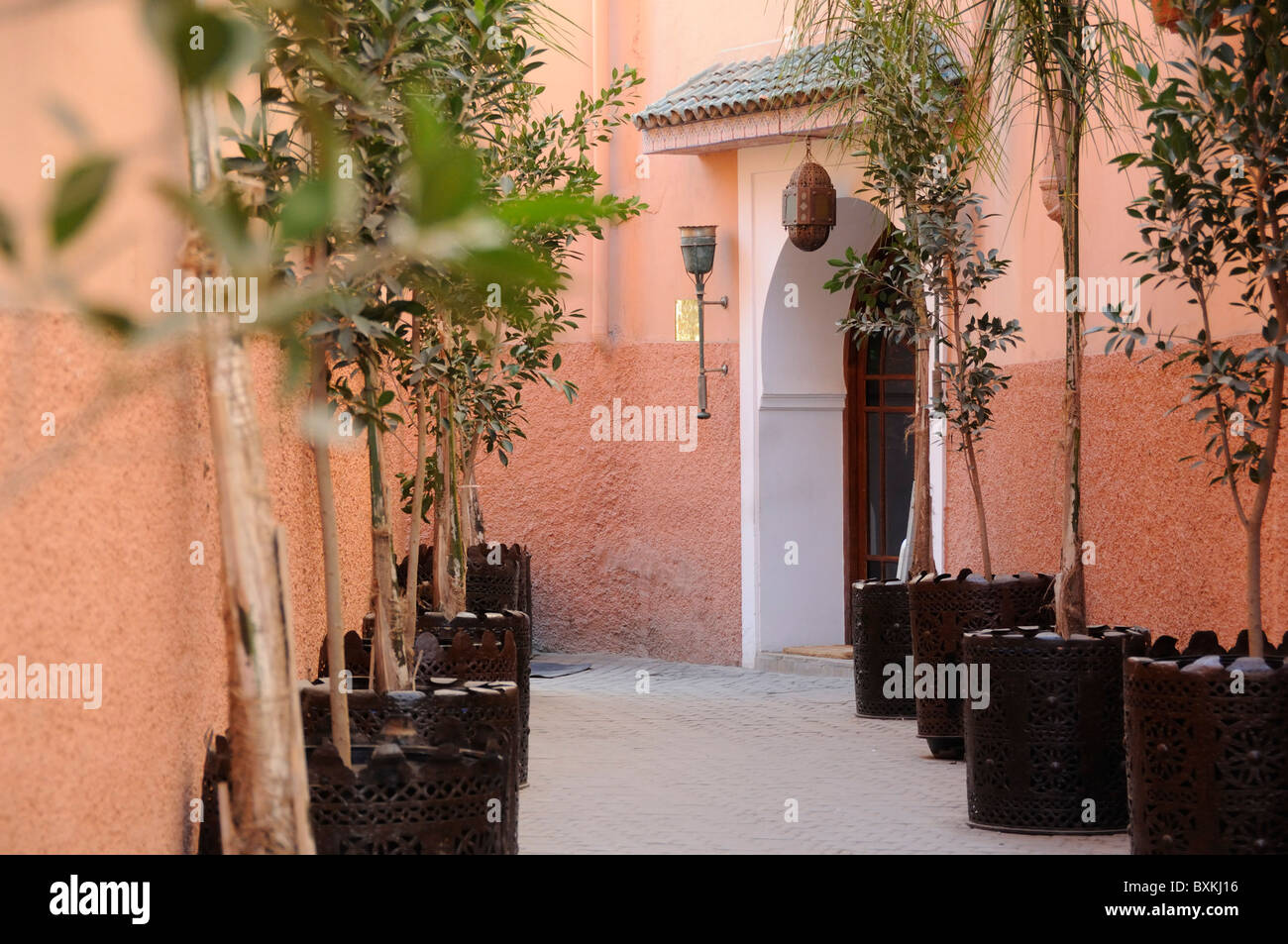 Entrance to La Maison Arabe Hotel, nr Bab Doukkala mosque in Marrakech Stock Photo