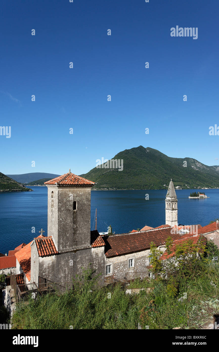 Perast, Background Island Gospa od Skrpjela. Bell Tower, Sveti Nikola ...