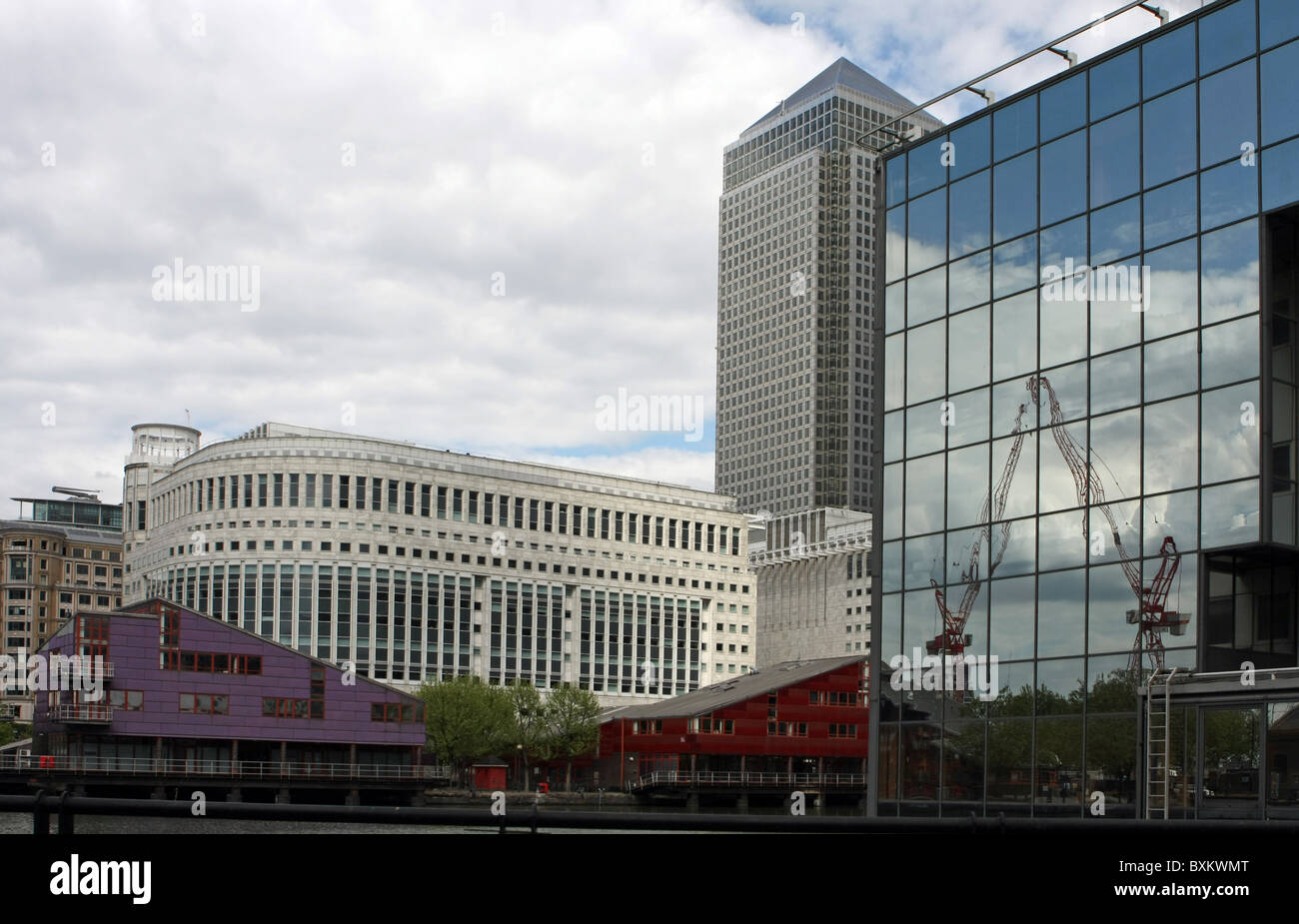 Canary wharf office buildings hi-res stock photography and images - Alamy
