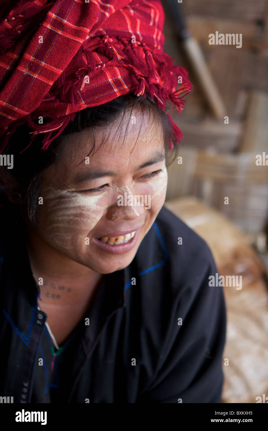 Burmese woman hi-res stock photography and images - Alamy