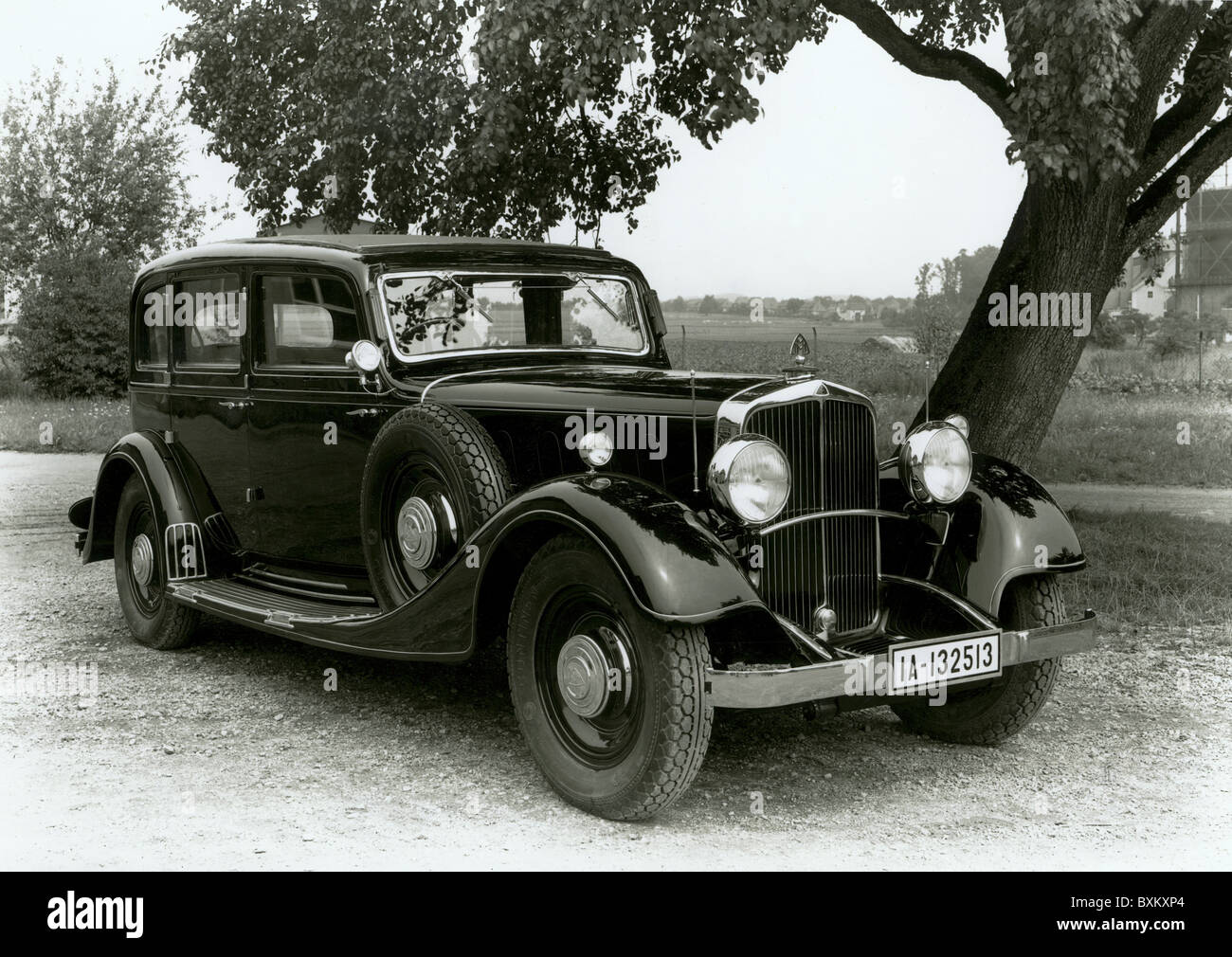 transport / transportation, car, vehicle variants, Maybach W6, made by Maybach-Motorenbau GmbH, Friedrichshafen am Bodensee, Germany, 1930 until 1933, 1930s, 30s, 20th century, historic, historical, luxurious car, luxury car, luxurious cars, luxury cars, spare wheel, spare wheels, mudguard, mud guard, mudwing, fender, mudguards, mudwings, fenders, car, cars, automobile, automobiles, nostalgia, Additional-Rights-Clearences-Not Available Stock Photo