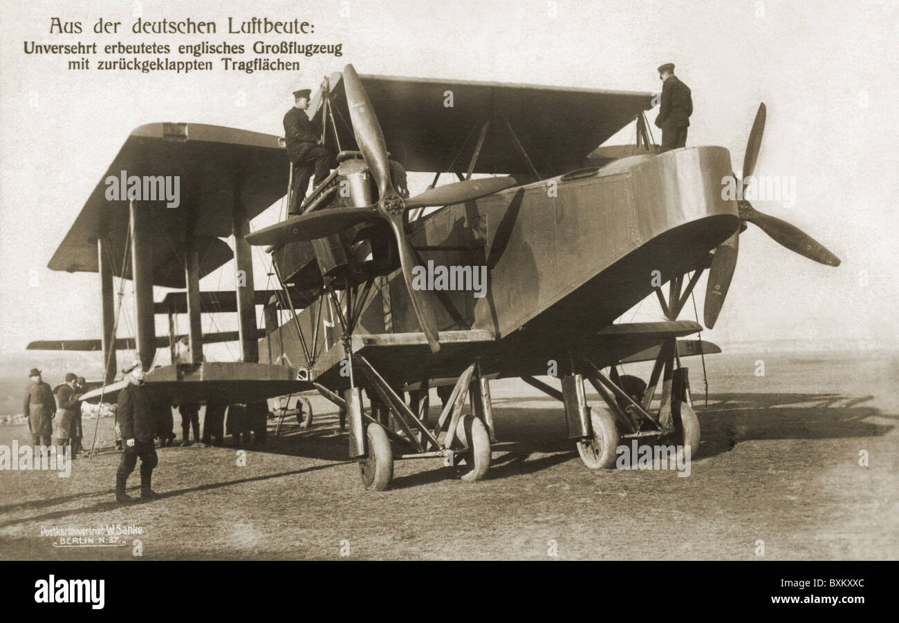 events, First World War / WWI, ärial warfare, German soldiers inspecting a captured English De Havilland bomber with folded wings, transport / transportation, aviation, aircraft, airplane, äroplane, historic, historical, air war, äroplane, airplane, plane, airplanes, äroplanes, planes, aircraft, bombers, Bomber Command, Royal Air Force, aviation, trasnport, transportation, propeller, air-screw, air-screws, propellers, 1910s, 10s, 20th century, historic, historical, people, Additional-Rights-Clearences-Not Available Stock Photo