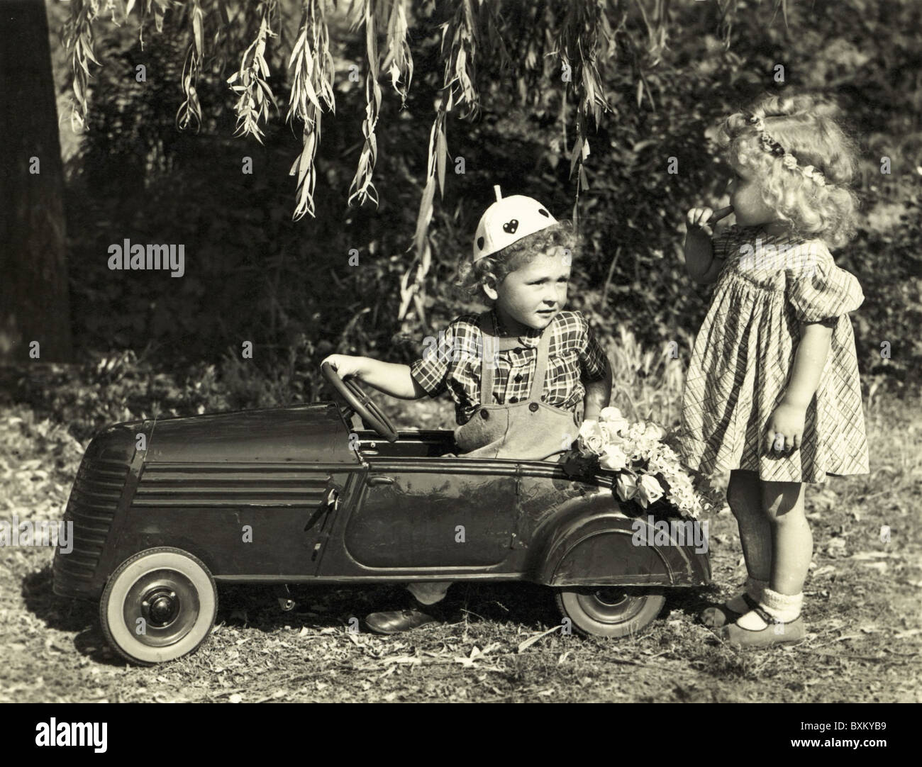 girls pedal car