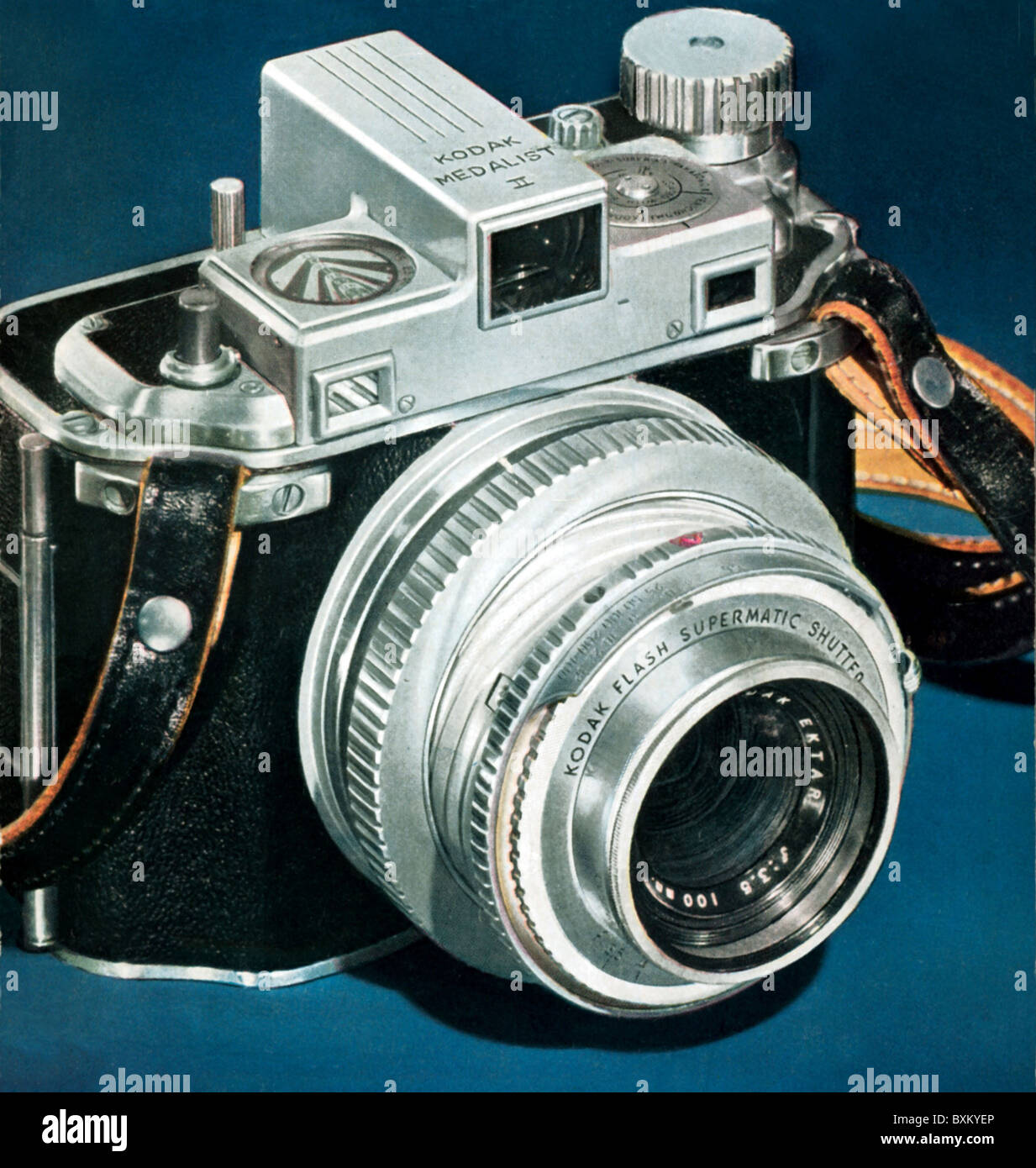 photography, cameras, Kodak Medalist II, for roll film, image format: 6 x9 cm, with lens: Ektar 3.5/100, shutter Flash Supermatic, USA, 1947, 1940s, 40s, 20th century, historic, historical, picture size, image formats, picture sizes, exposure time, exposure times: 1 to 1/400 seconds, made in 1946 to 1953 by Eastman Kodak Company, Rochester, N. Y., camera, cameras, analogue, analog, Made in USA, American, close up view, close-up, closeup, product, products, technics, Additional-Rights-Clearences-Not Available Stock Photo