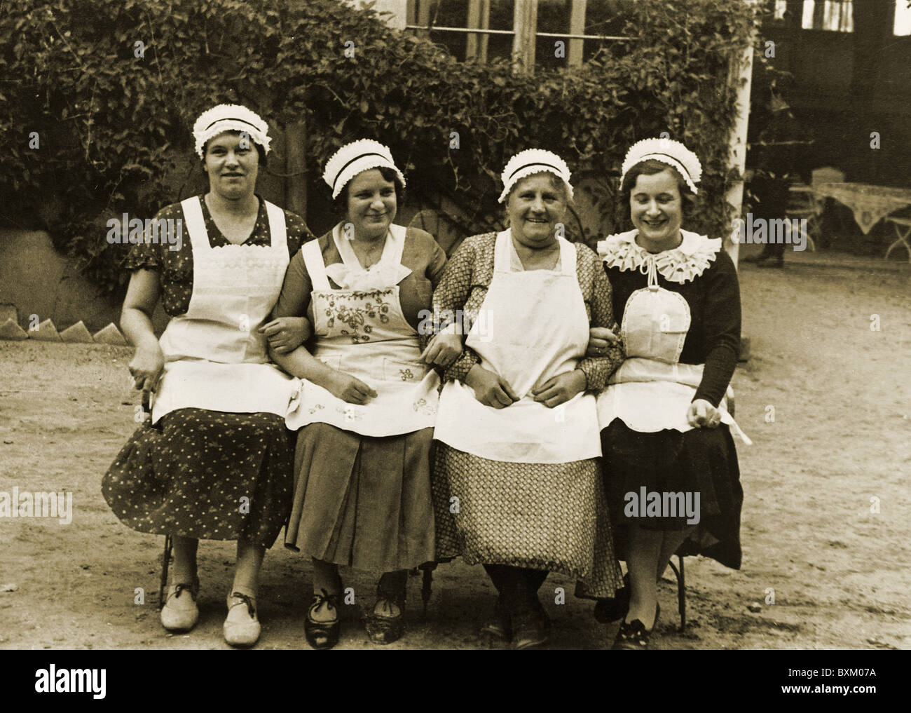 people, professions, maidservant, group picture, circa 1929, Additional-Rights-Clearences-Not Available Stock Photo