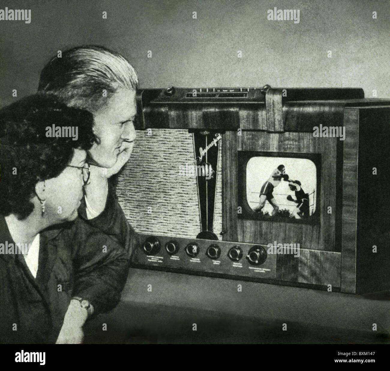 television / broadcast, TV set "Leningrad T2", married couple is watching  sportscast, Union of Socialist Soviet Republics (USSR), 1953,  Additional-Rights-Clearences-Not Available Stock Photo - Alamy