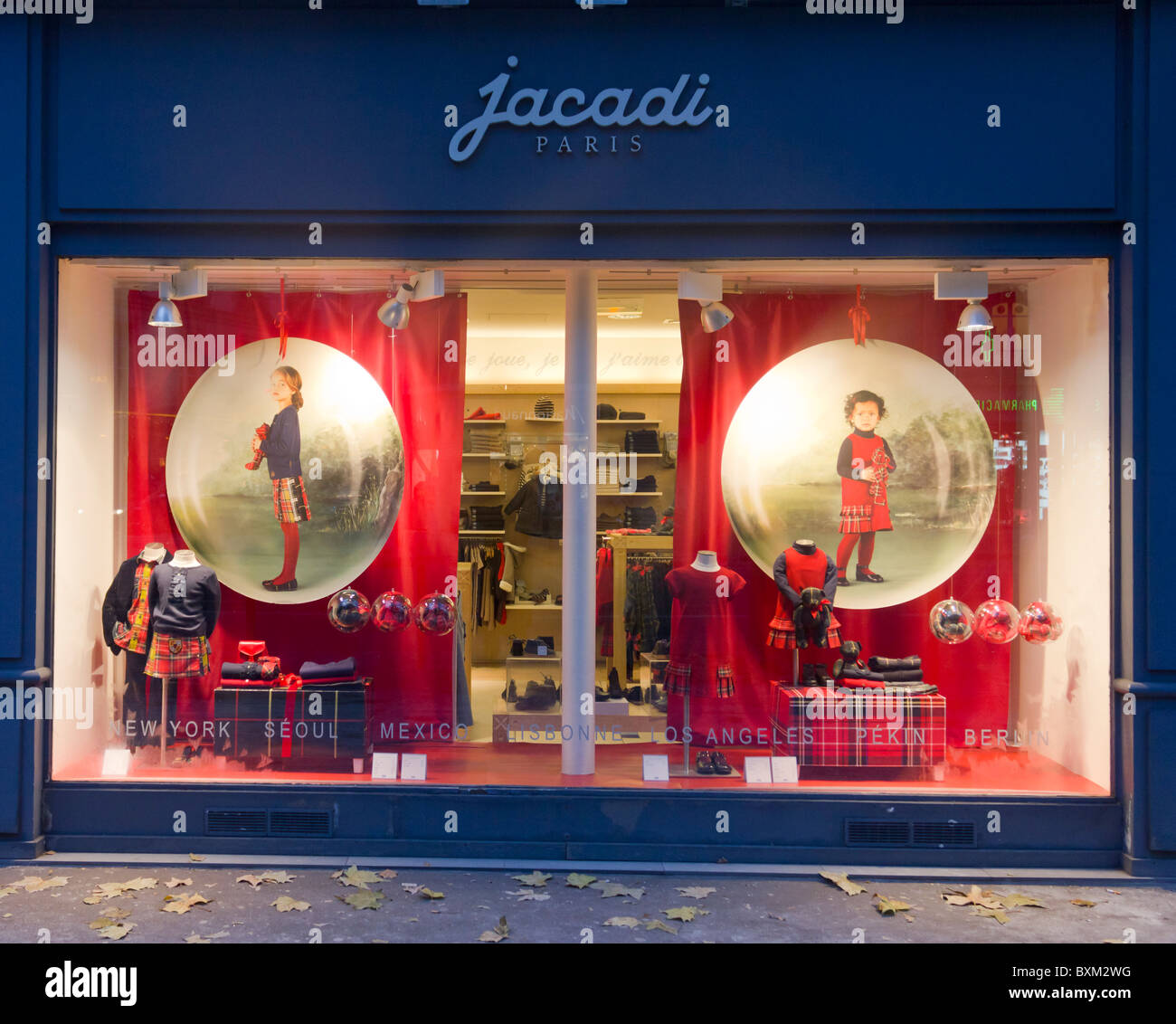 Jacadi Paris Children's clothing shop, Paris, France Stock Photo - Alamy