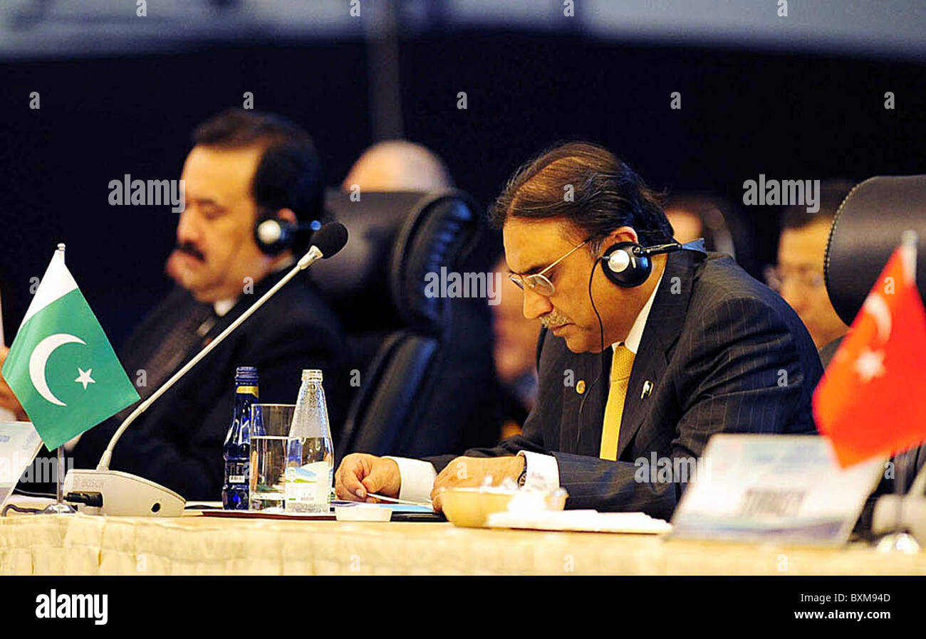 President, Asif Ali Zardari present during eleventh ECO Summit held in Istanbul on Thursday, December 23 2010. Stock Photo