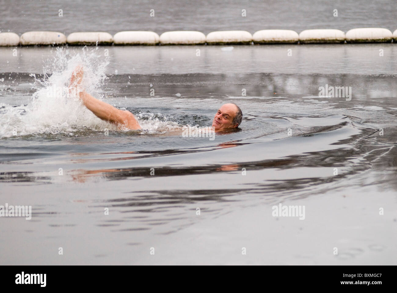 Christmas Day  Morning Swim. Serpentine Swimming Club London. Annual 100 metre Peter Pan Cup race canceled due to ice. UK  2010, 2010S HOMER SYKES Stock Photo