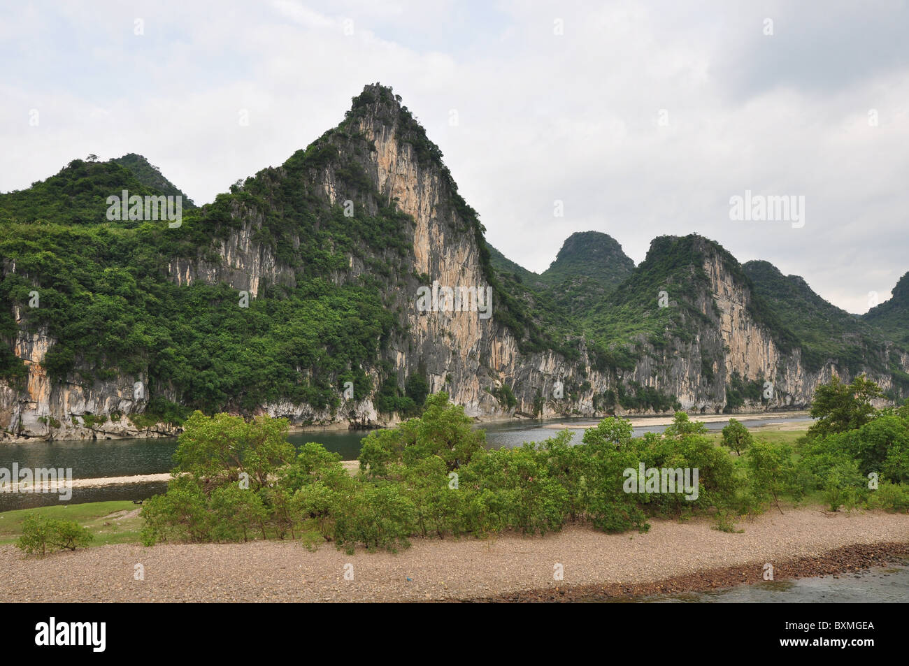 Beautiful scenery along the Li river, Guilin area, Southern China Stock ...