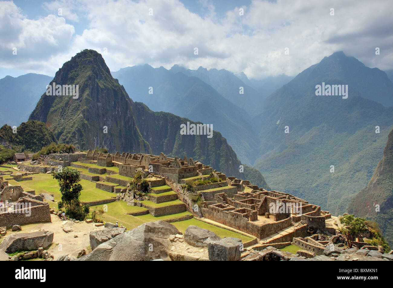 Macchu picchu ruins and andes mountains hi-res stock photography and ...