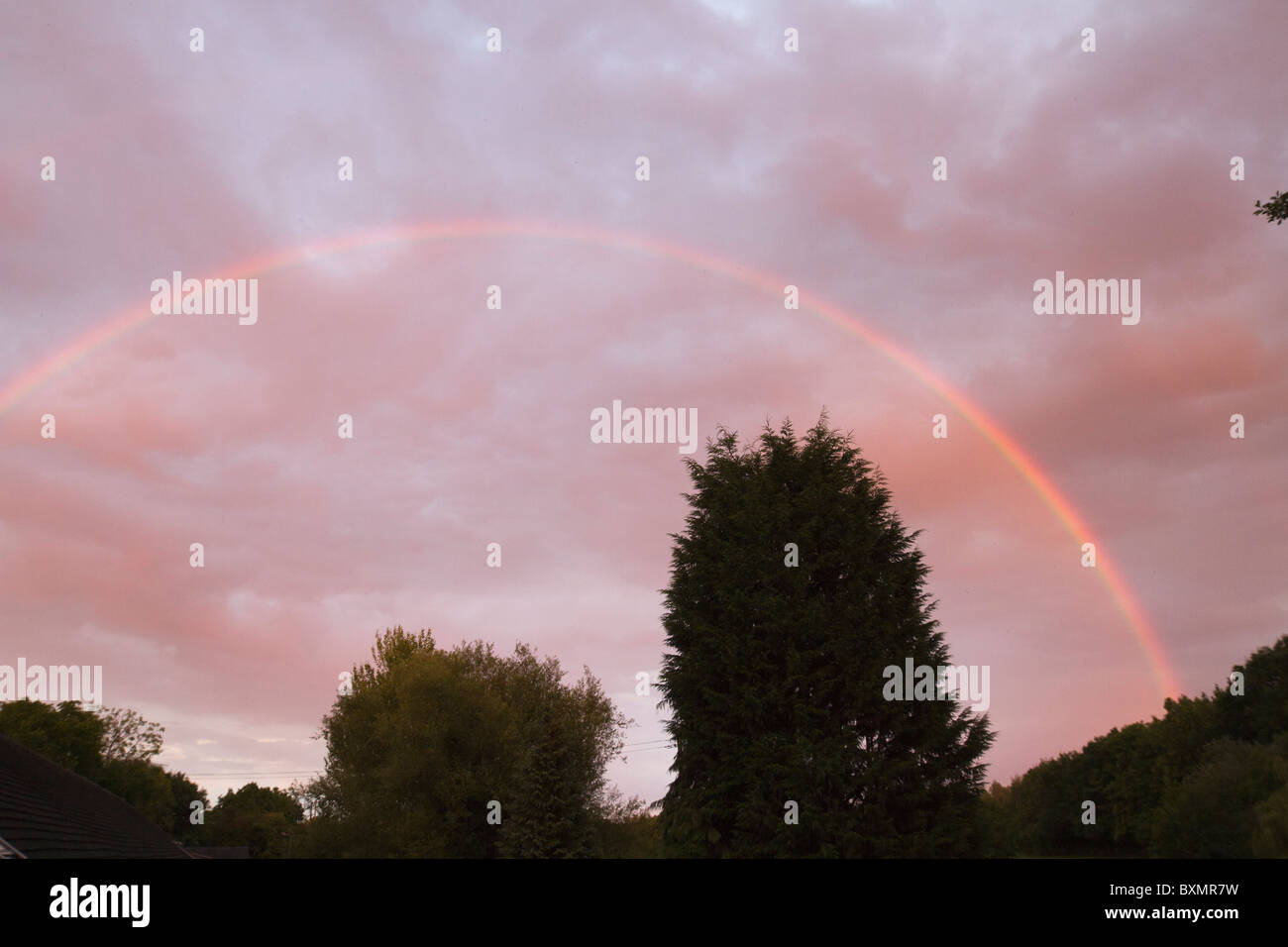 Semi circular rainbow hi-res stock photography and images - Alamy