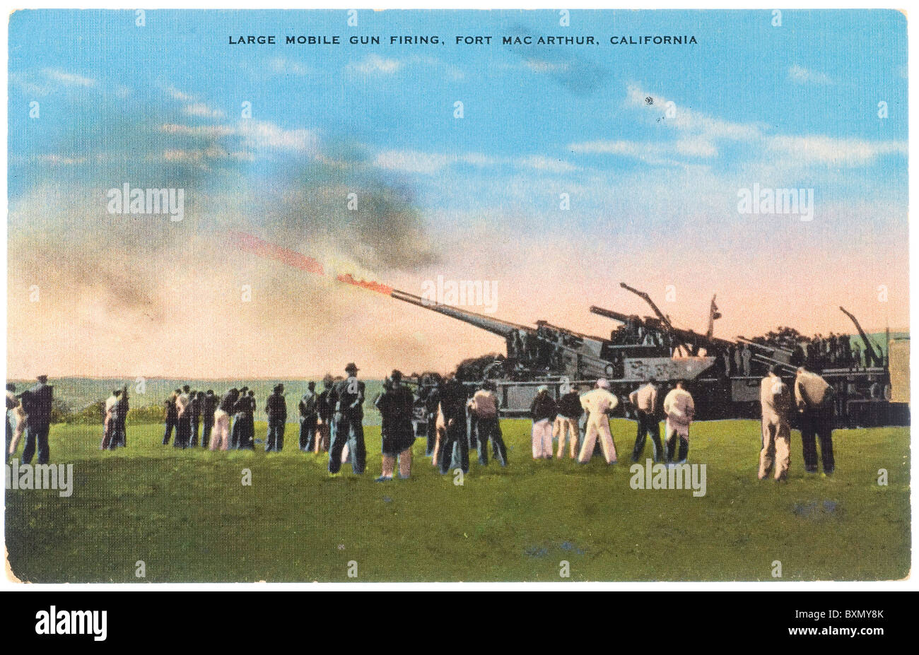 Postcard of large mobile gun firing at Fort Mac Arthur, California Stock Photo