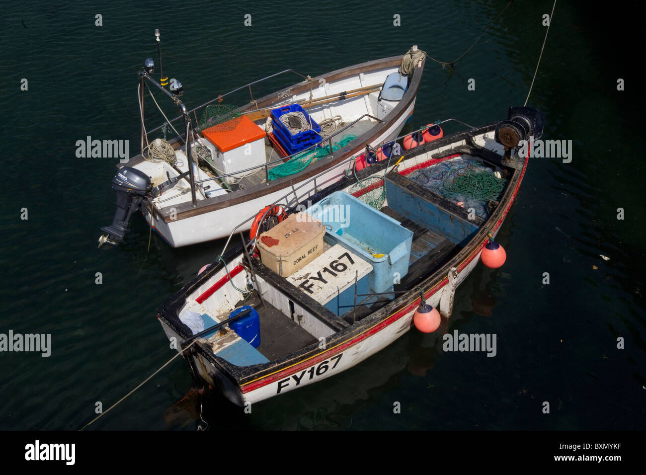 Fishing boats cornwall hi-res stock photography and images - Alamy