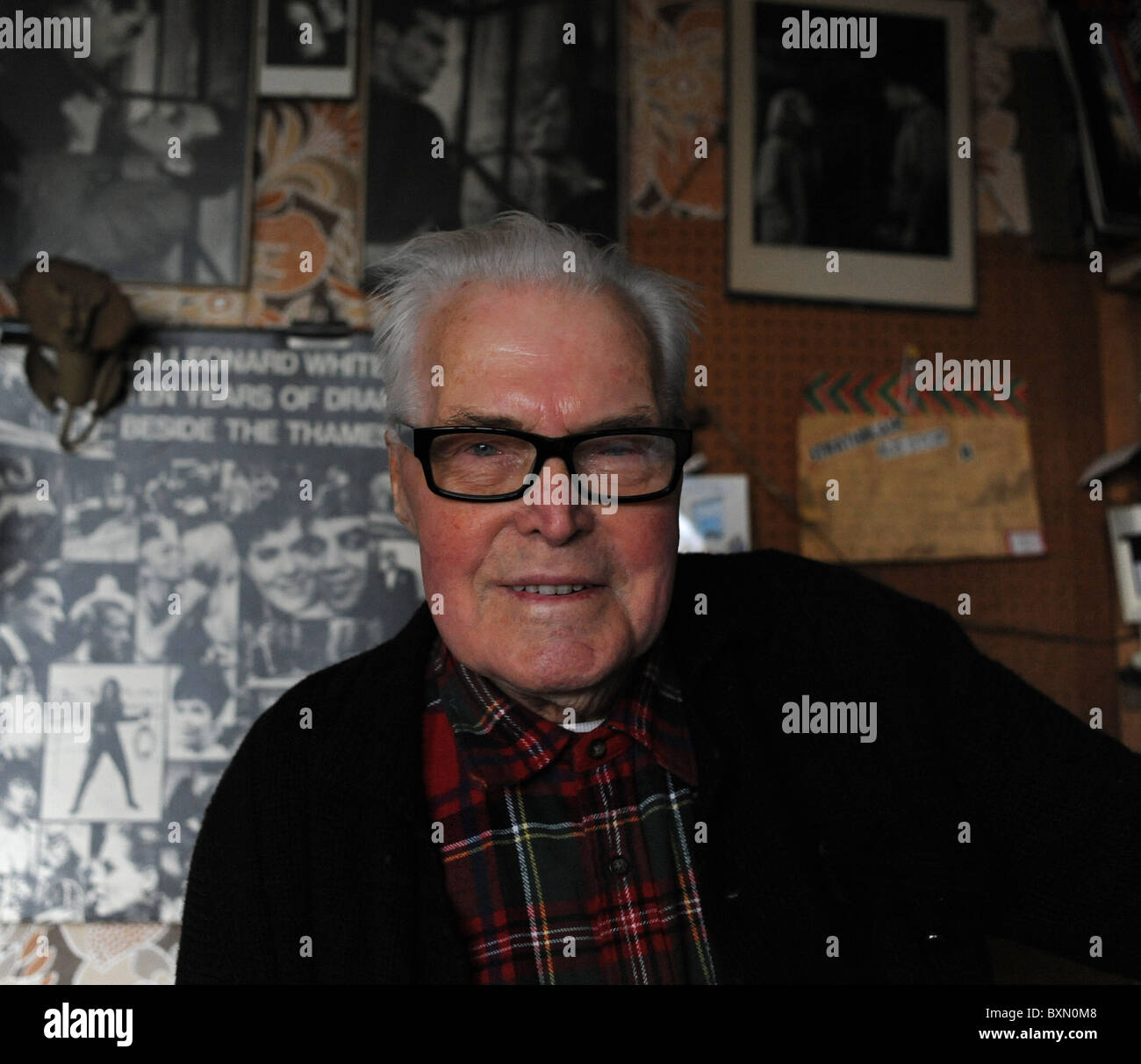 Former actor and television producer Leonard White now 94 yrs old at his home in Newhaven Sussex UK Stock Photo