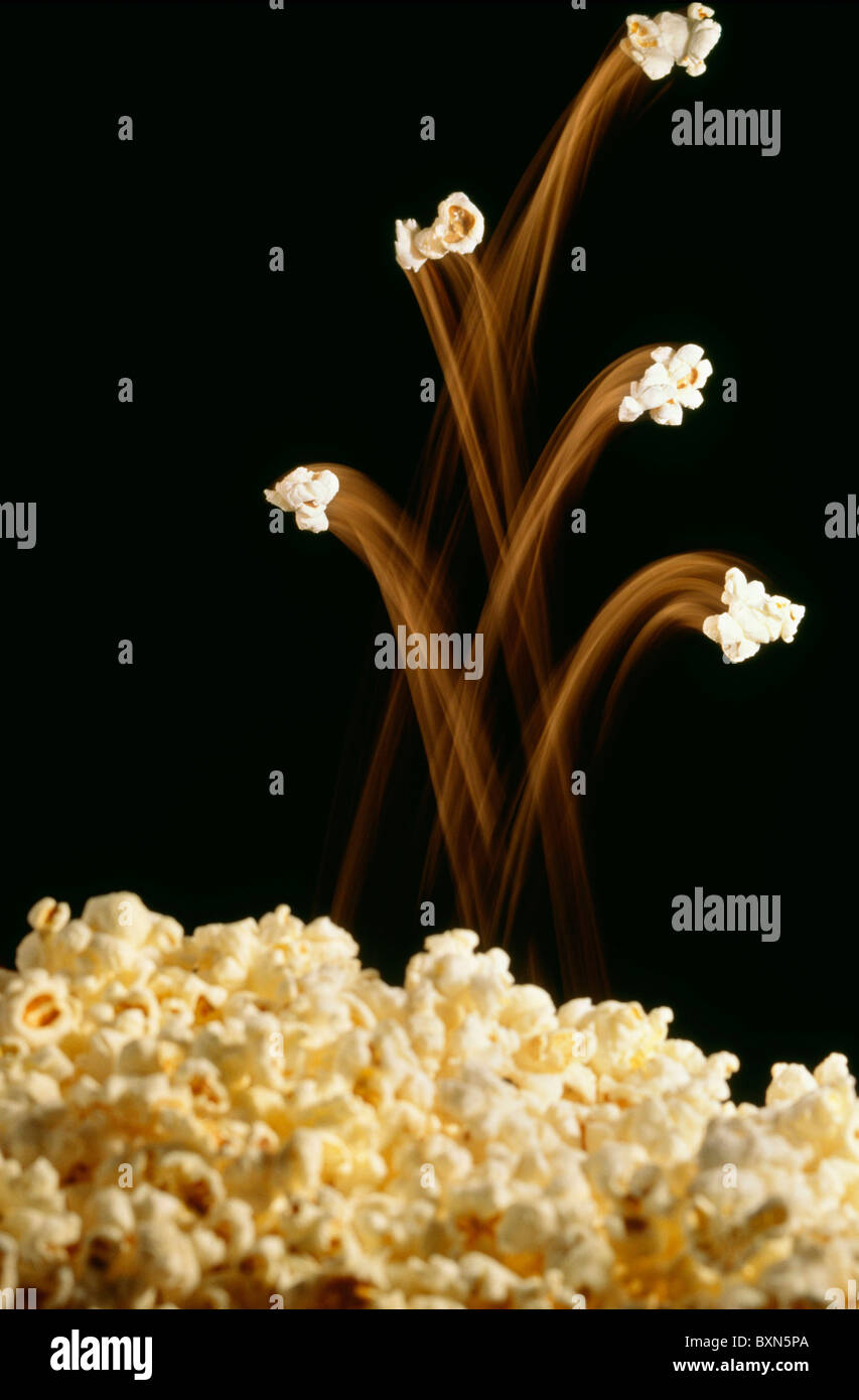 POPCORN POPPING / STUDIO Stock Photo Alamy