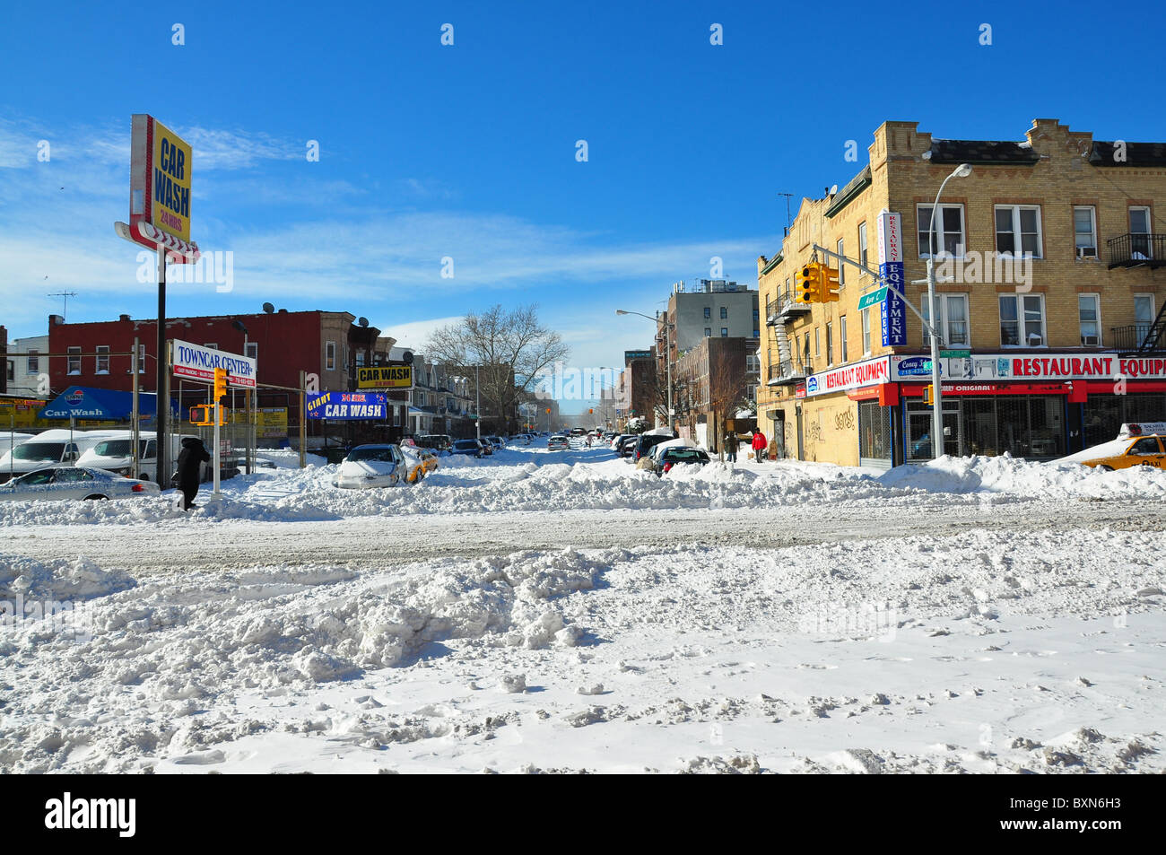 Snow covered intersection in Brooklyn, NY Stock Photo Alamy