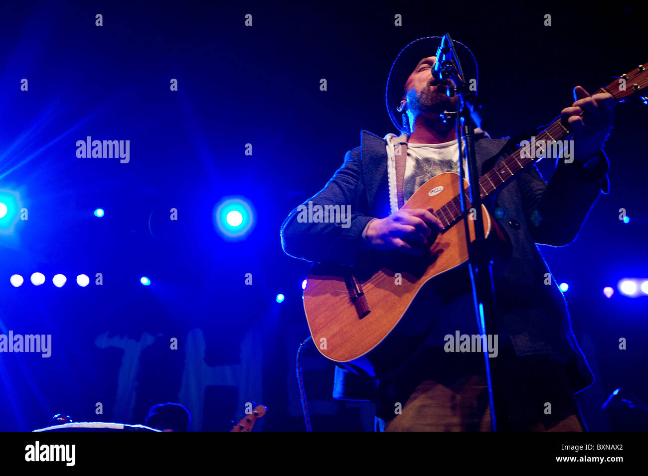 Rock Band Cake in concert Stock Photo Alamy