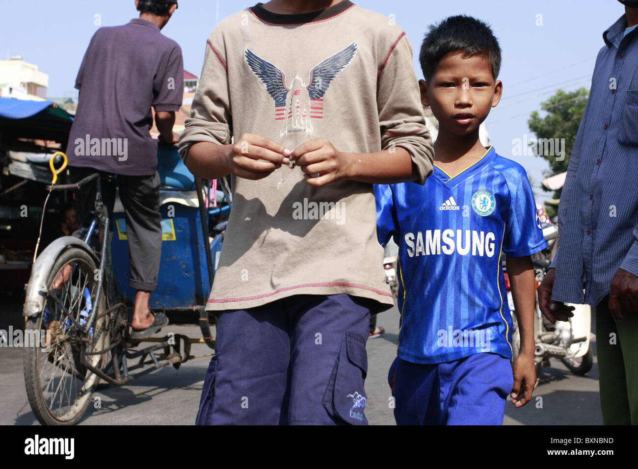 Two Khmer teenagers in Phnom Penh, Cambodia Stock Photo