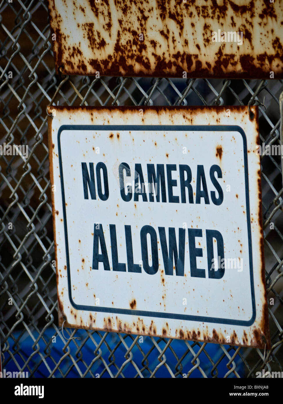 Warning sign saying no cameras or photography allowed Stock Photo