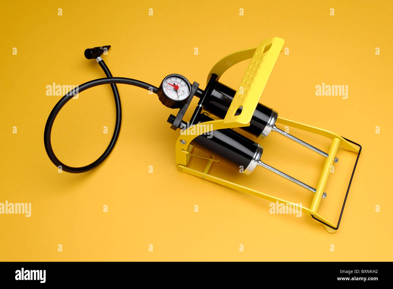 Tyre pump hires stock photography and images Alamy