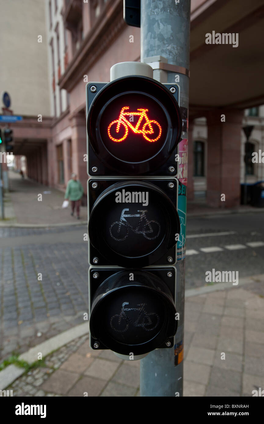 Bicycle traffic light hires stock photography and images Alamy