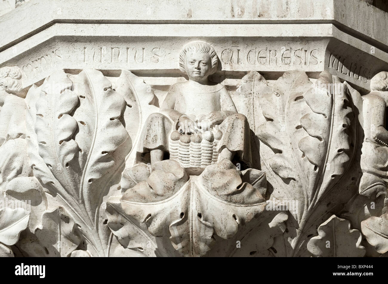 Column on doges palace venice hi-res stock photography and images - Alamy