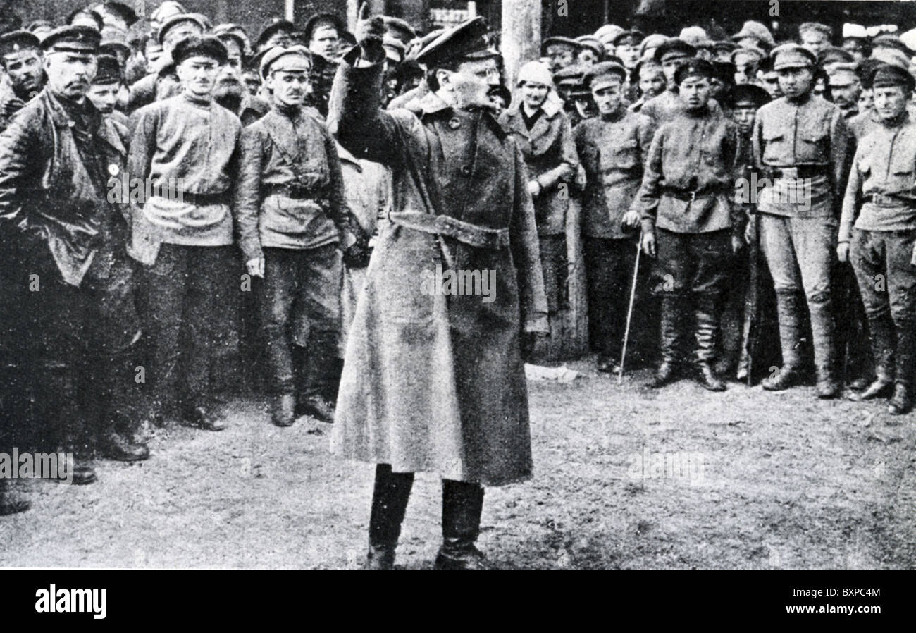LEON TROTSKY (1879-1940)  as Commissar for War makes a rallying speech to his Red Army soldiers Stock Photo