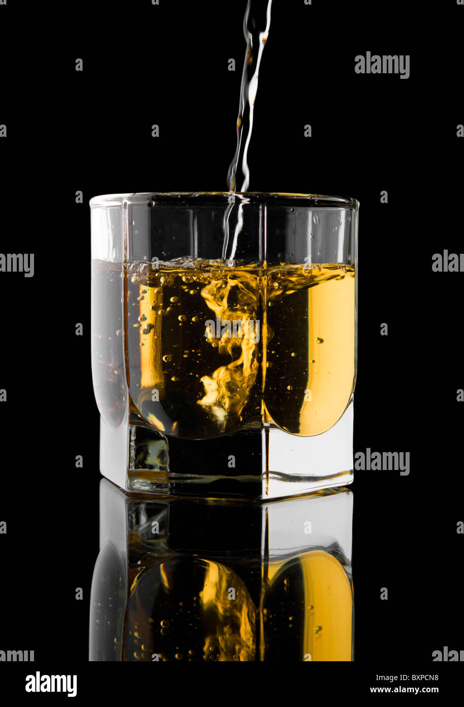 Gold black liquid backgrounds hi-res stock photography and images - Alamy
