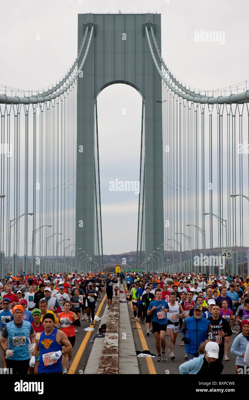 New york city marathon verrazano bridge hires stock photography and