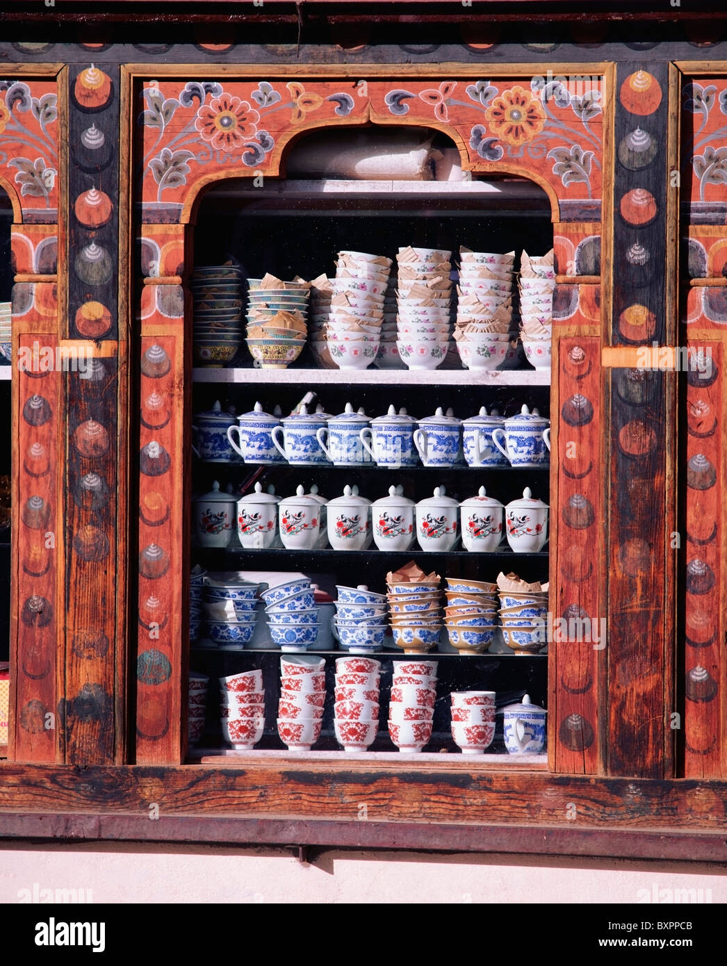 Crockery Shop Window Stock Photo Alamy