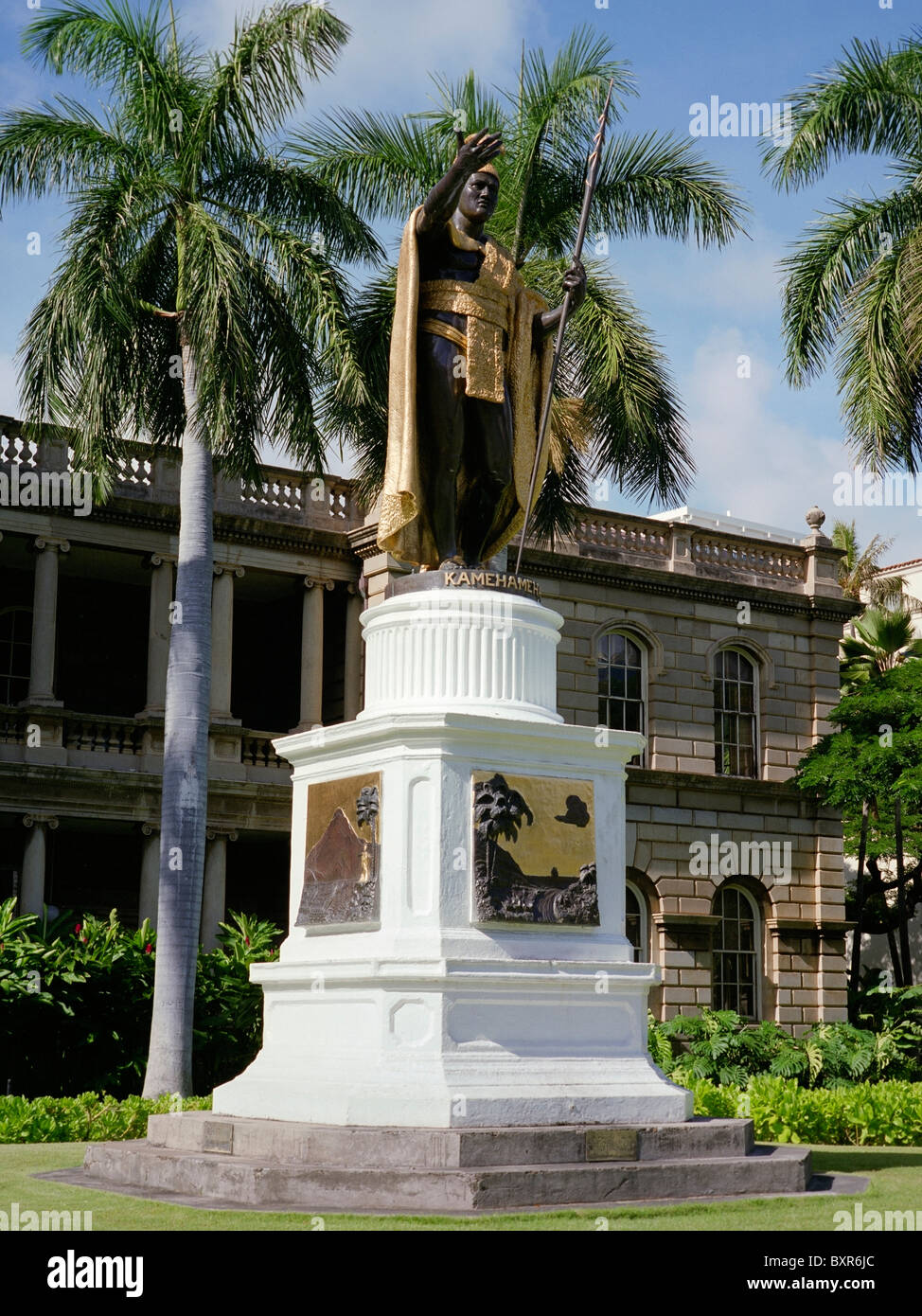 The statue of King Kamehameha in downtown Honolulu Stock Photo Alamy