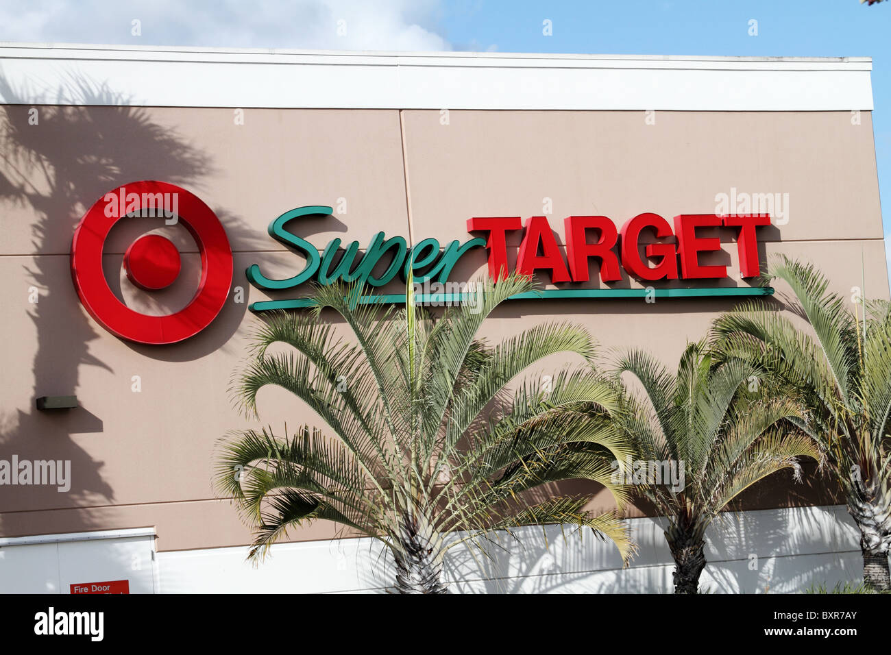 Super Target store / superstore / hypermarket in Virginia Gateway Shopping  Center, Gainesville, Virginia, USA Stock Photo - Alamy