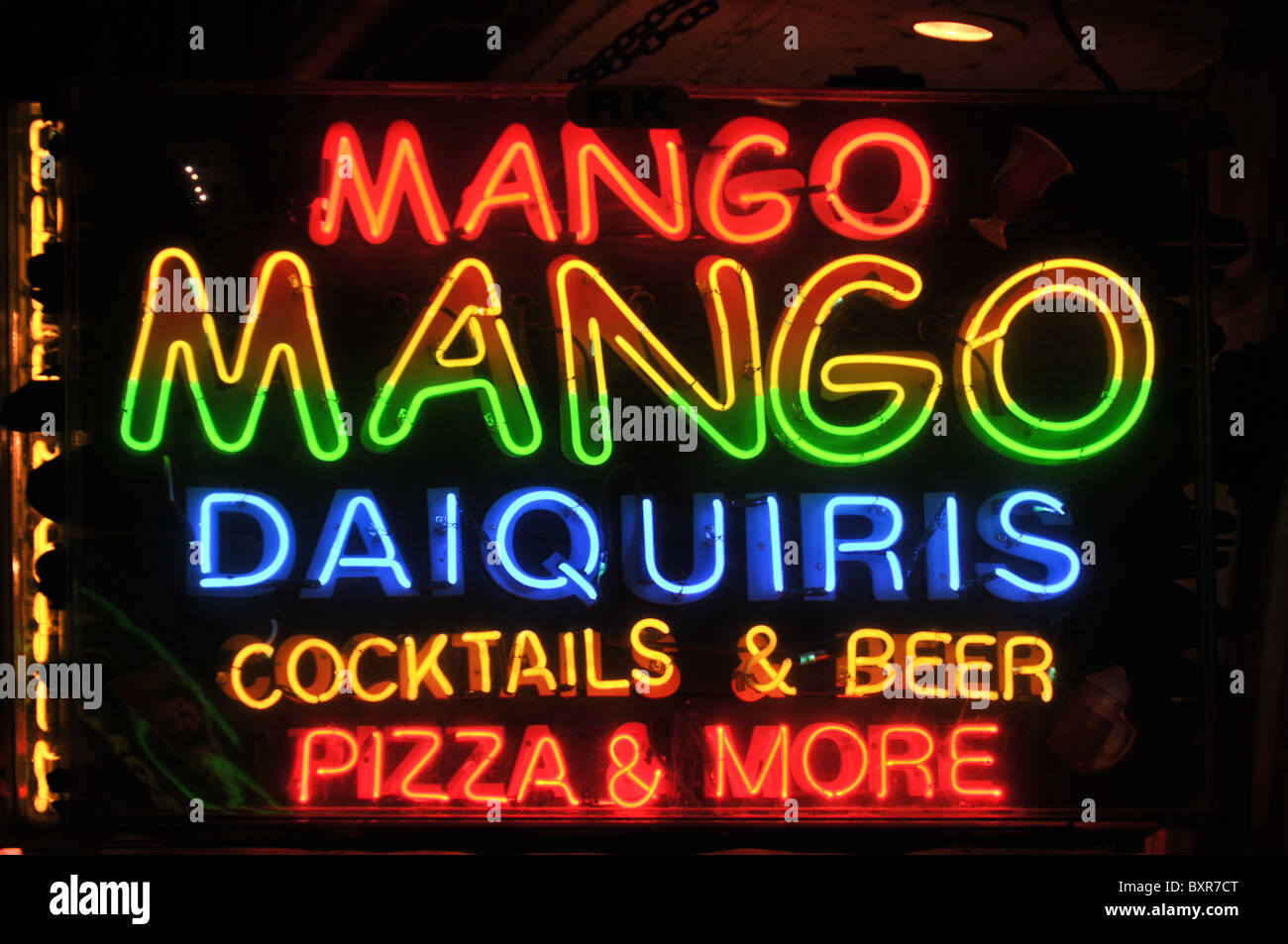 Mango Mango Daiquiris Cocktails and Beer, Pizza & Morel' neon sign on