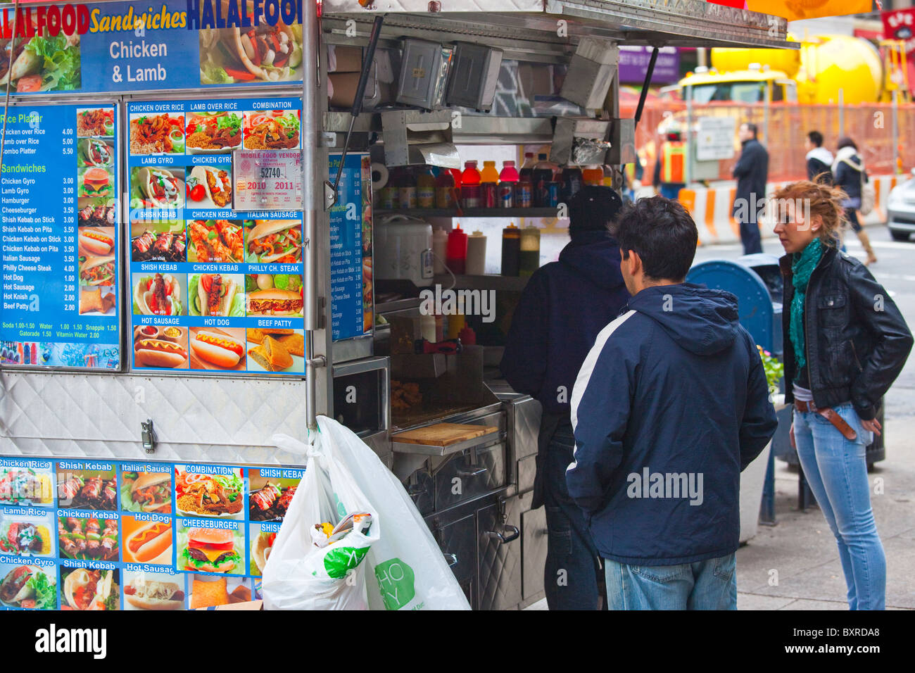 Street food vendor in Manhattan, New York City Stock Photo