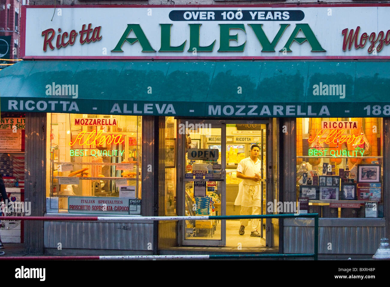 Alleva Italian Dairy in Little Italy, New York City Stock Photo
