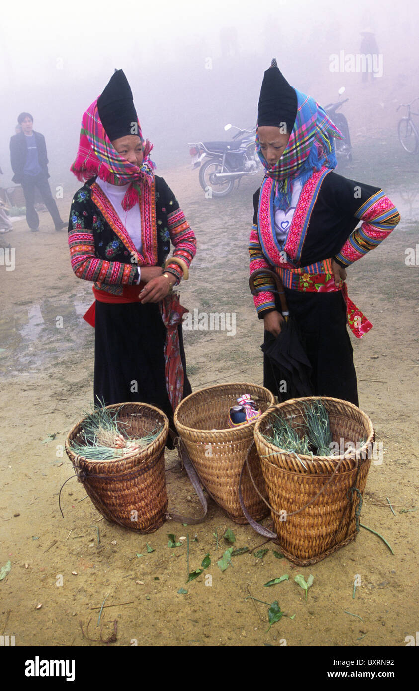 Rattan basket for fishing, Sapa, Vietnam Stock Photo - Alamy