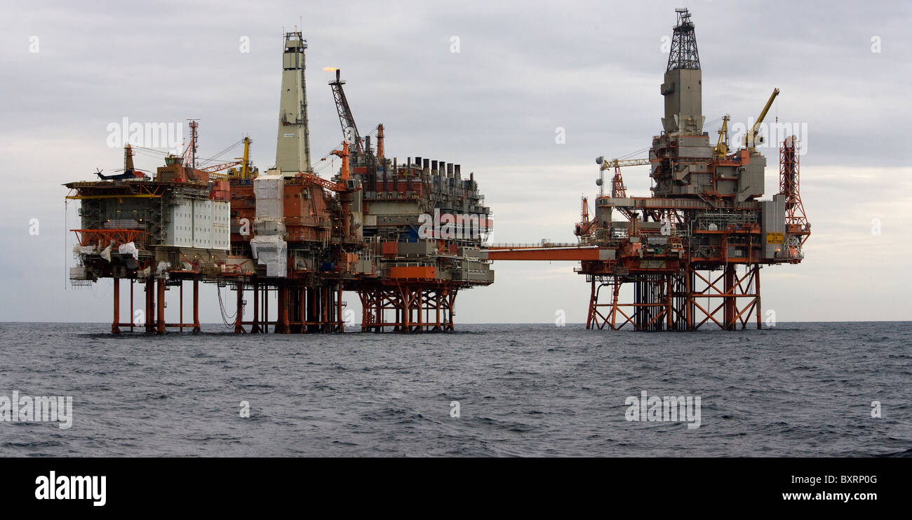 Bp oil rigs north sea hi-res stock photography and images - Alamy