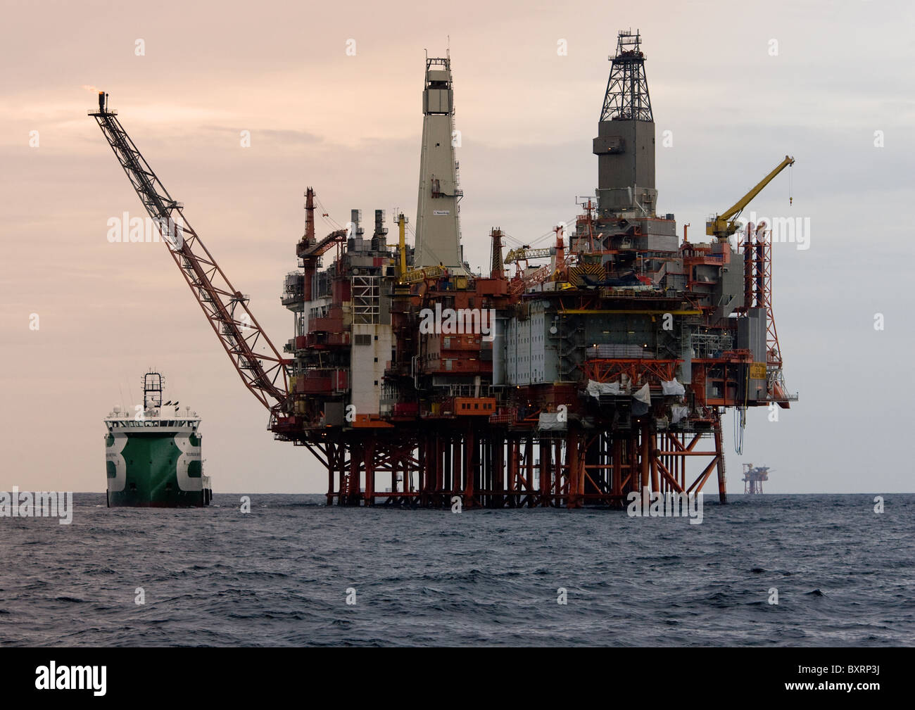 Bp oil rigs north sea hi-res stock photography and images - Alamy