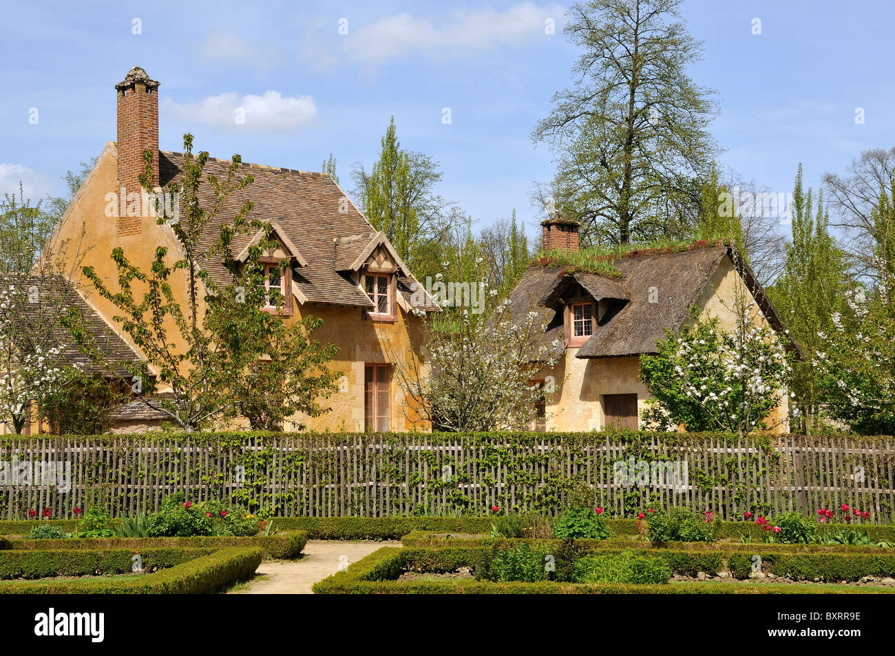 Hameau de Marie Giardini del Petit Trianon, Palace of