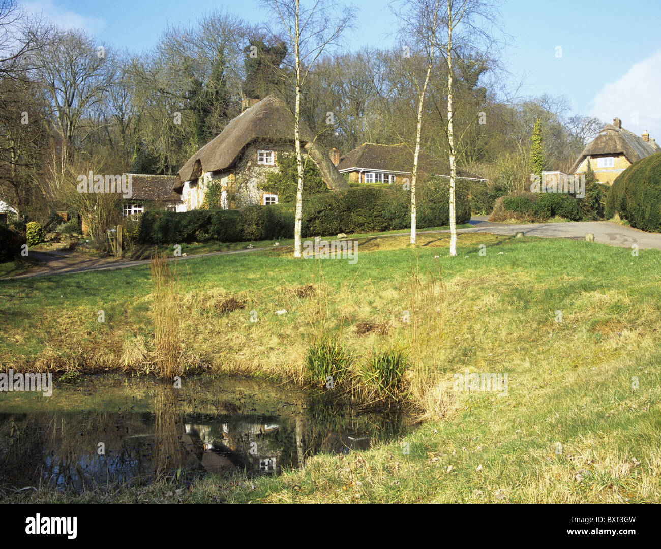 Chute pond hires stock photography and images Alamy