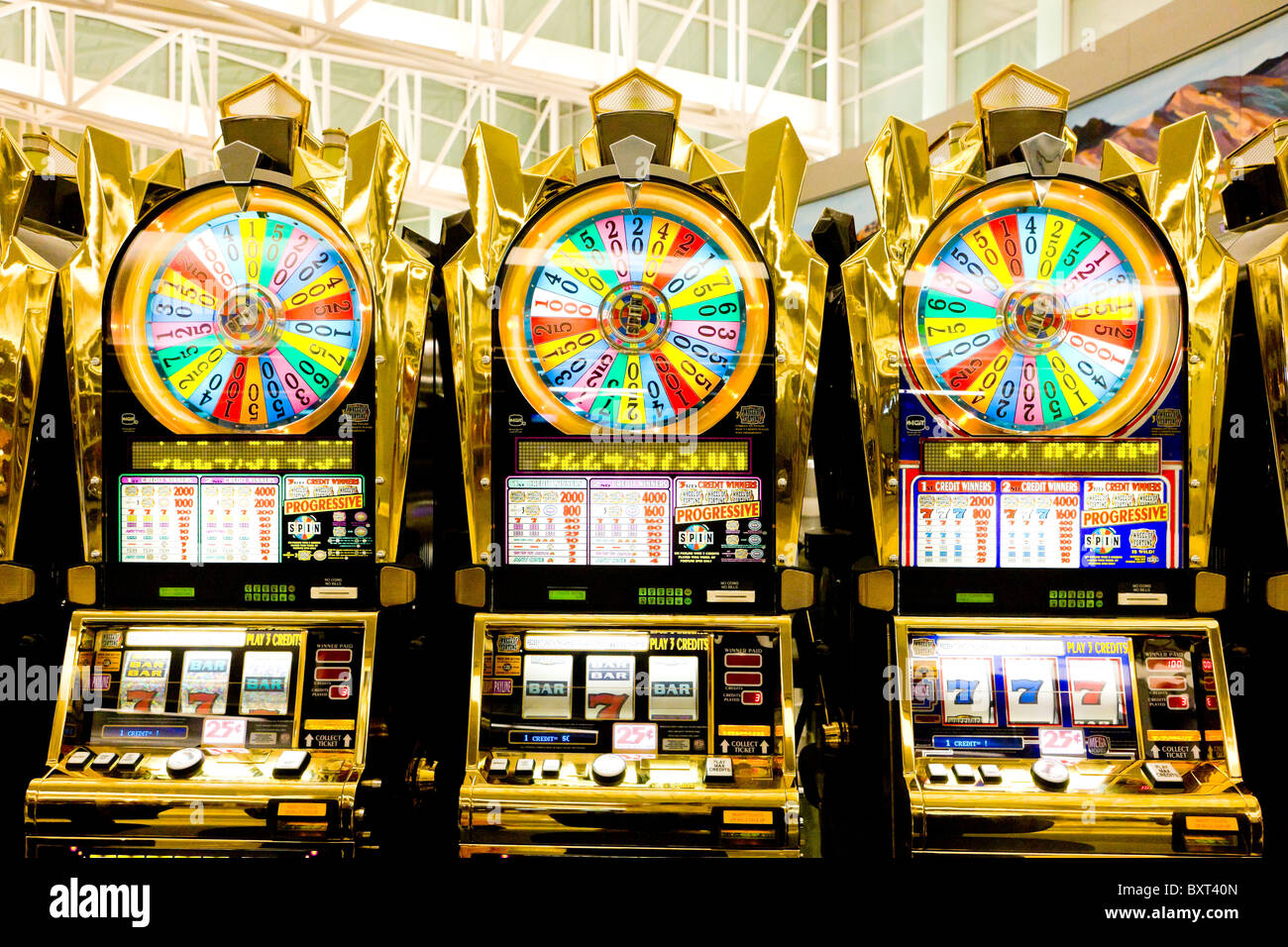 Las vegas airport slot machines hires stock photography and images Alamy
