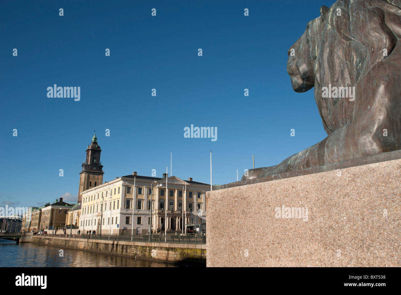 gothenburg-sweden-a-statue-of-a-lion-looks-out-over-the-stora