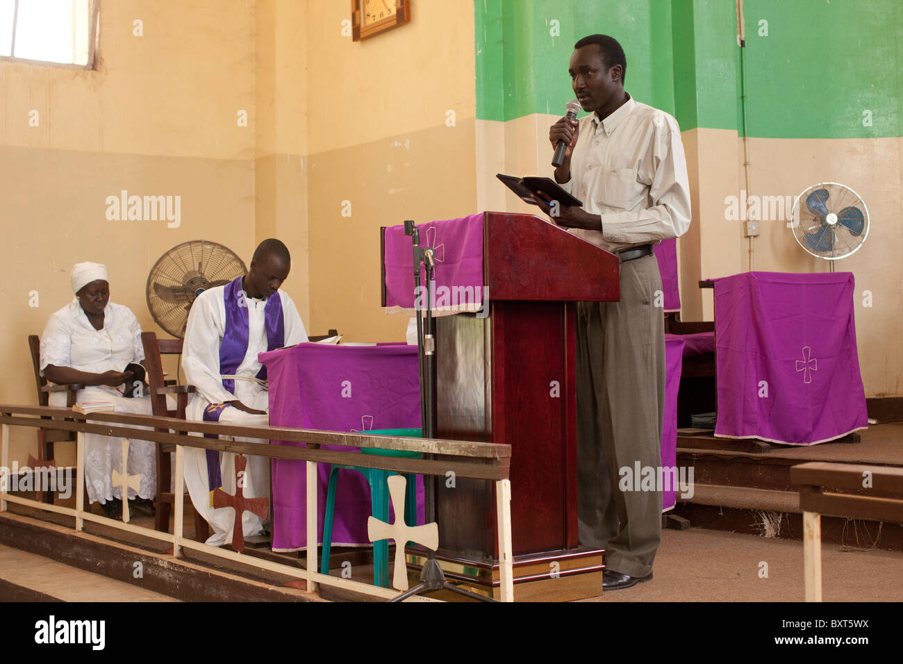 JUBA, SOUTHERN SUDAN, December 2010: Sunday Service in Arabic in Juba Cathedral. Photo by Mike Goldwater / Christian Aid Stock Photo