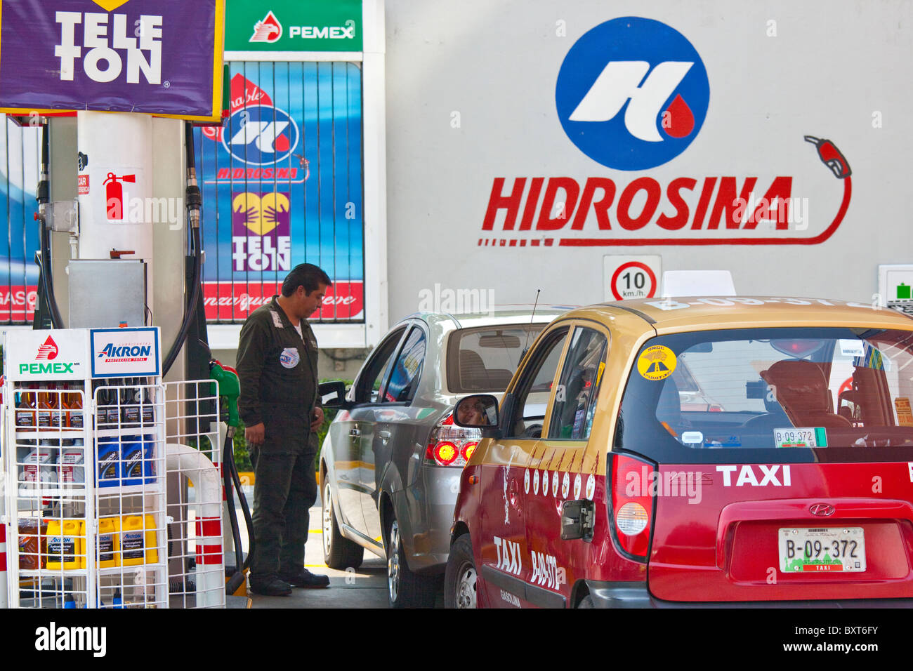 Gas station mexico hires stock photography and images Alamy