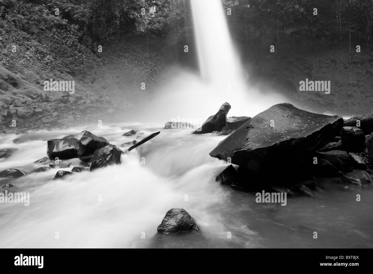 Costa Rica, La Fortuna, Waterfall in rainforest along Fortuna River Stock Photo