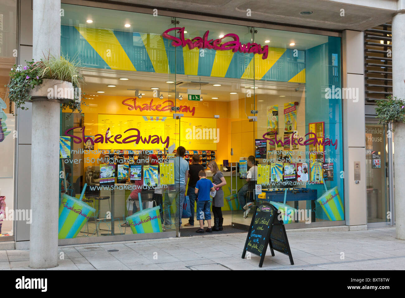 ShakeAway milkshake shop / bar Stock Photo 33725241 Alamy