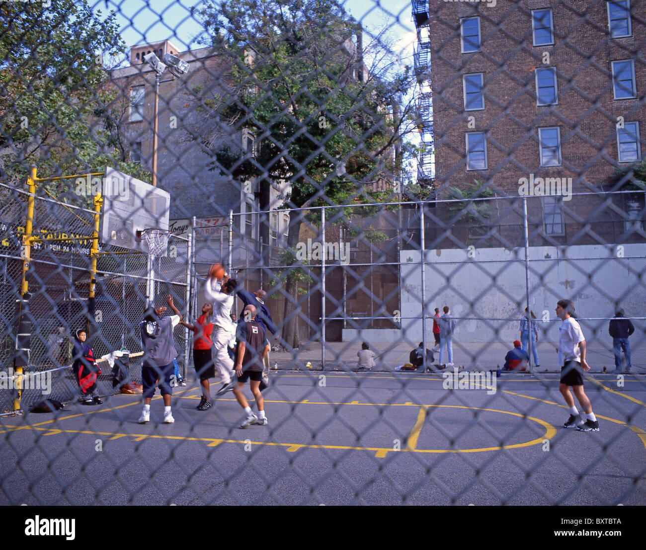 Inner city basketball court, Manhattan, New York, New York State, United States of America Stock Photo