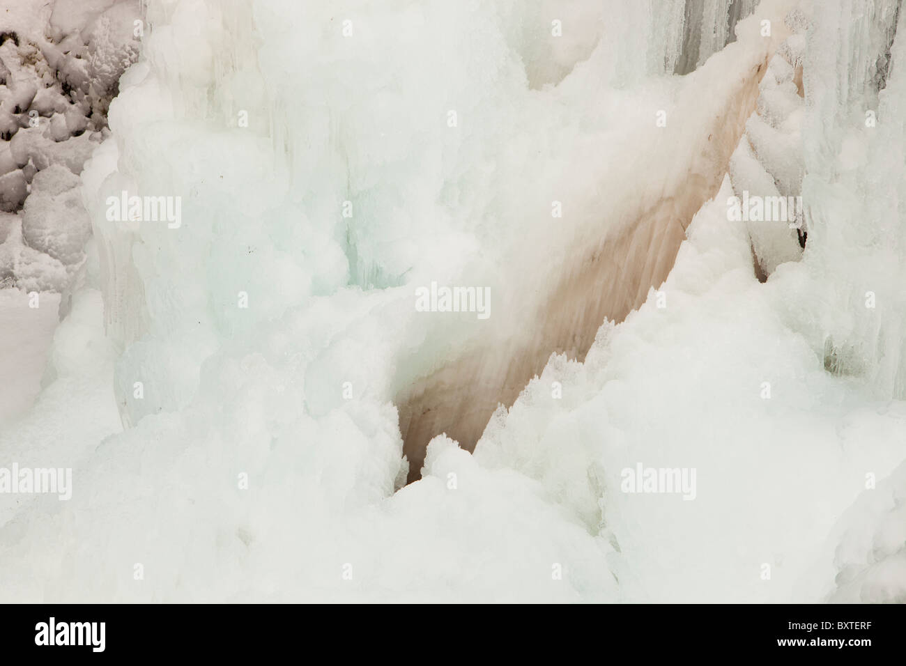 Snap freeze hi-res stock photography and images - Alamy