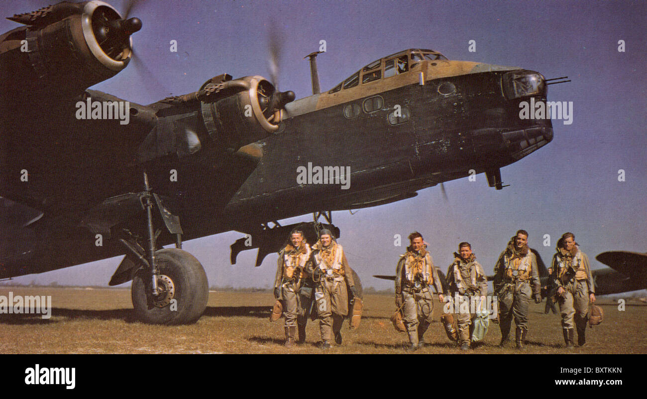 SHORT STIRLING MK1 BOMBER CREW. Photo Charles Brown Stock Photo